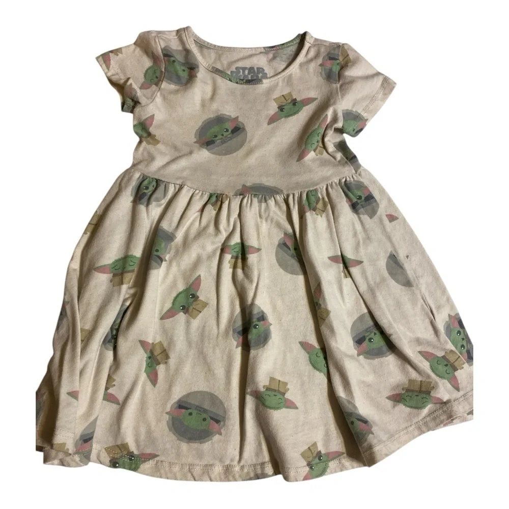 Adorable Kids' Clothing Set with Baby Yoda and Rainbow Designs